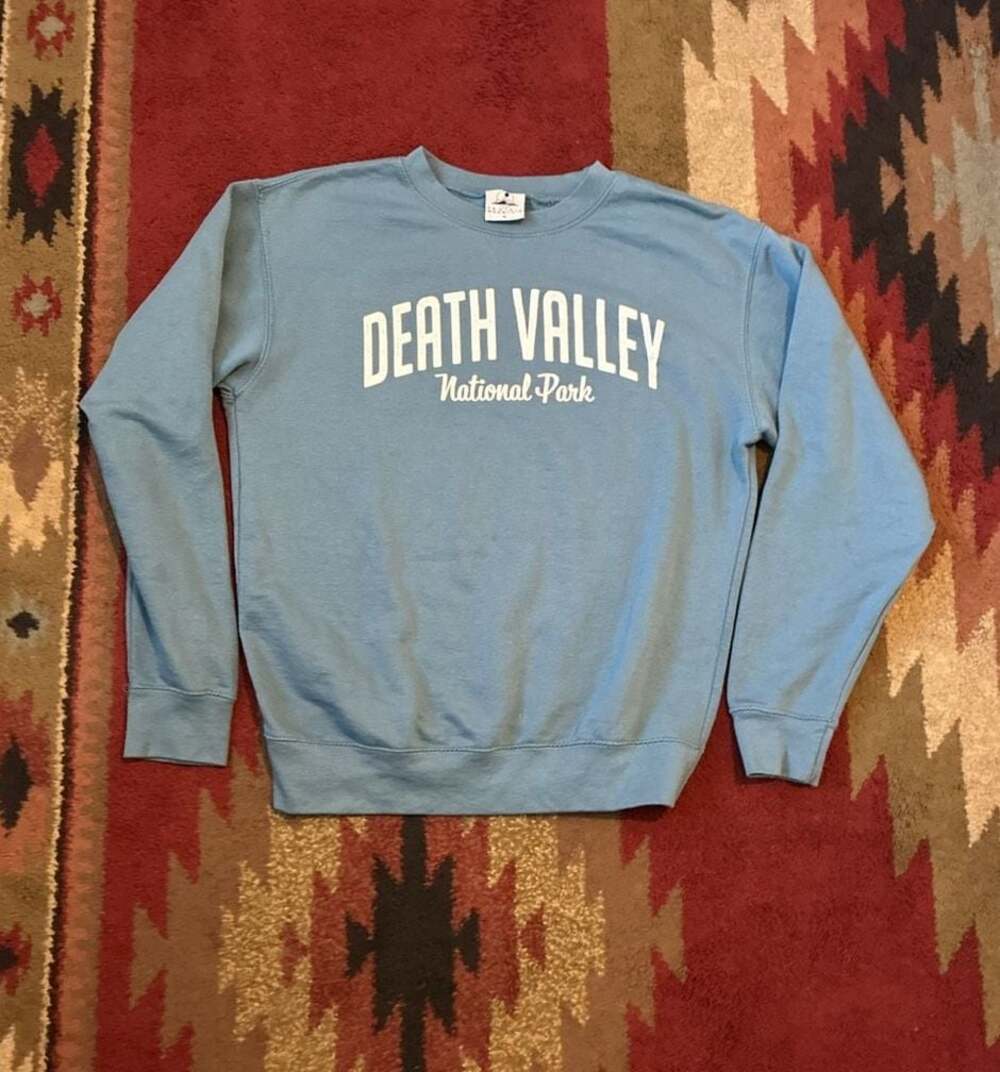 Prairie Mountain Death Valley National Park Crewneck Sweatshirt Blue Size S